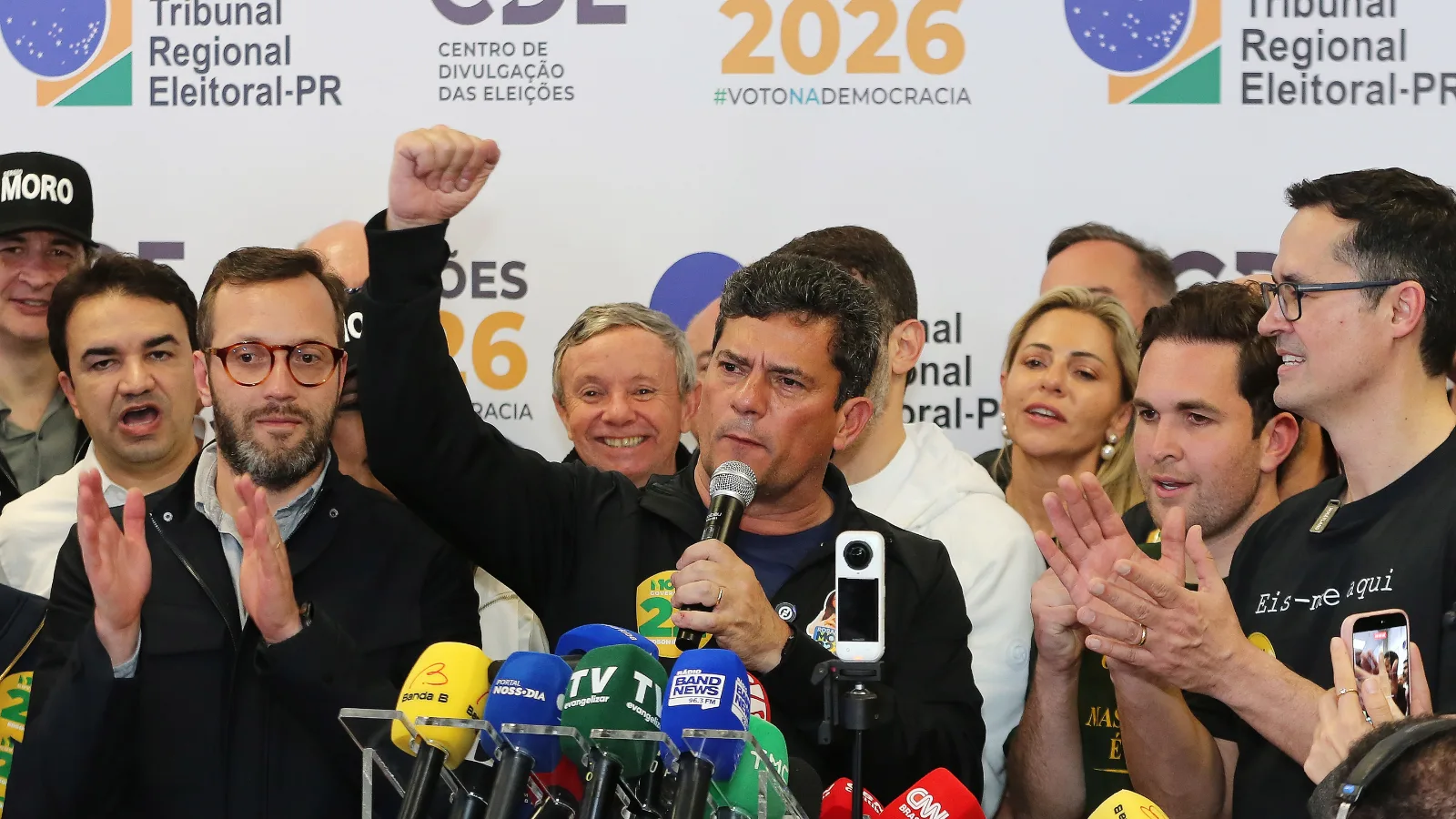 Direita amplia força nos Estados e vence 10 de 19 governos no primeiro turno