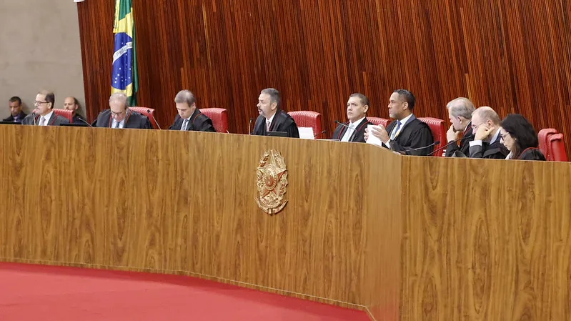 TSE forma maioria para anular votos de Garotinho; Ruas deve ser eleito no Rio
